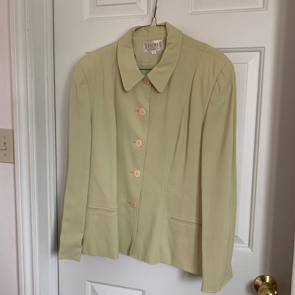 Green Suit Set - Picture 5 of 9
